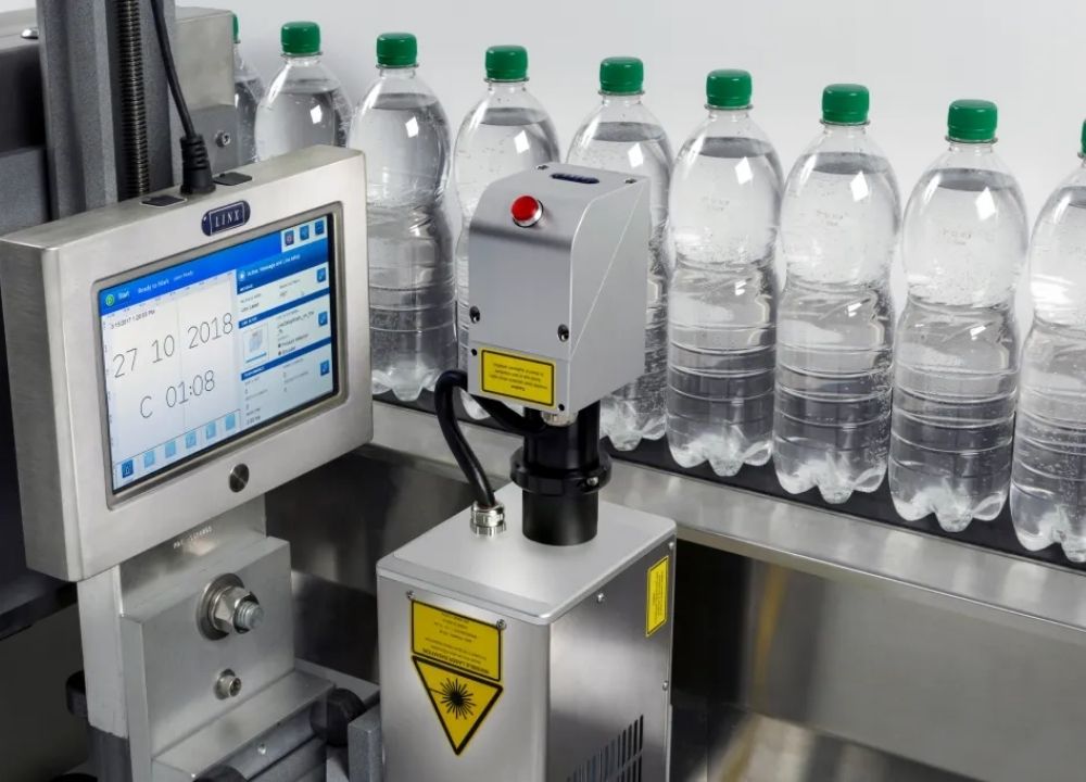 Ứng dụng máy khắc dấu laser trong sản xuất bao bì ngành F&B