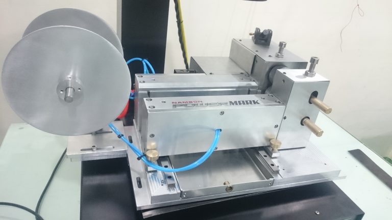 Bộ cuốn vật liệu tự động trên máy khắc laser 3D PowerMARK