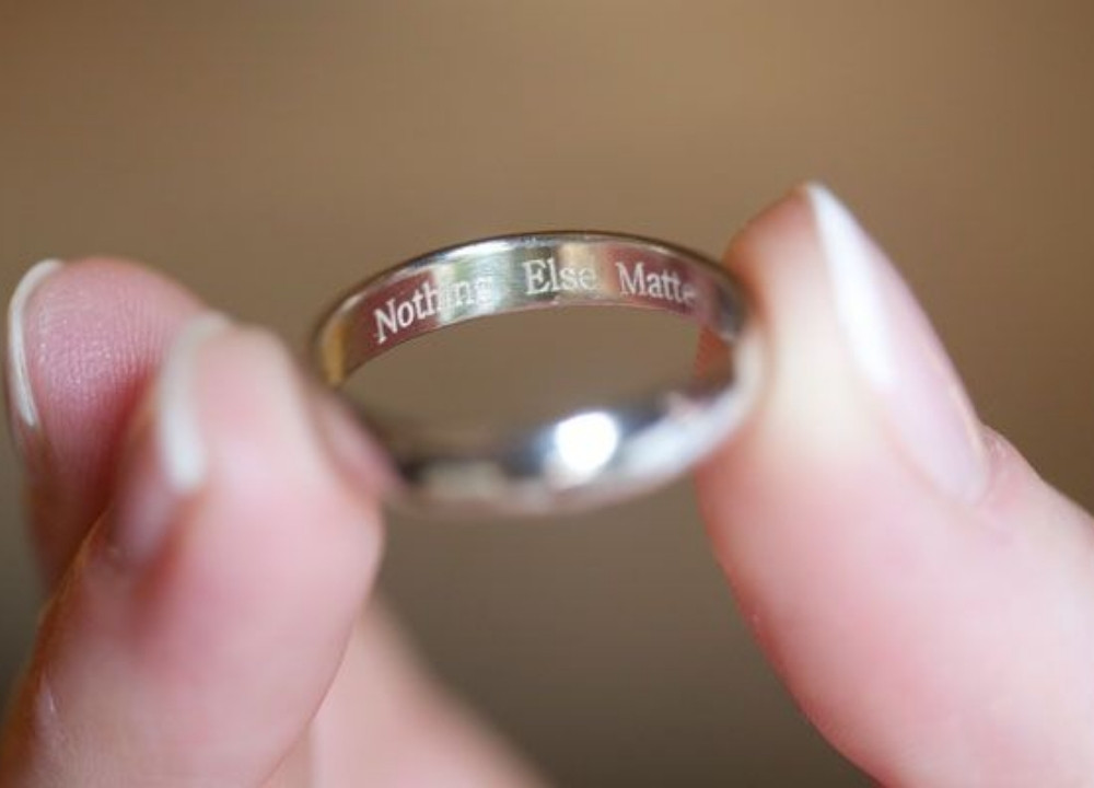 Những ứng dụng khác của máy khắc laser lên nhẫn