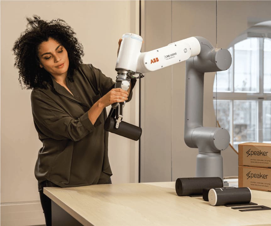 Cánh tay robot ABB GOFA CRB 15000 tích hợp các cảm biến có thể cộng tác với con người