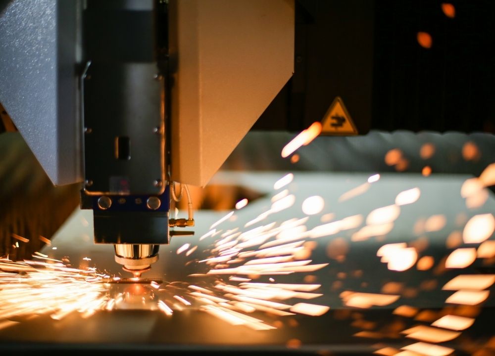 Trước khi đầu tư thiết bị laser, việc xác định đúng nhu cầu sử dụng là bước bắt buộc để tránh lãng phí