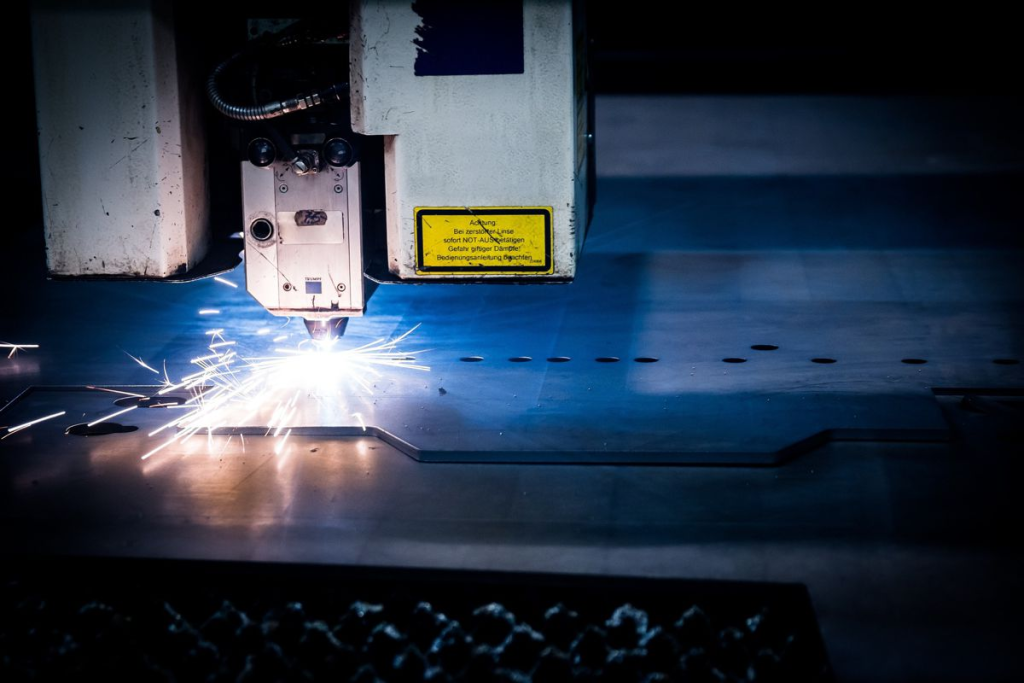 Công nghệ cắt laser tự động hóa, giúp giảm gánh nặng lao động, cải thiện năng suất và tối ưu chi phí