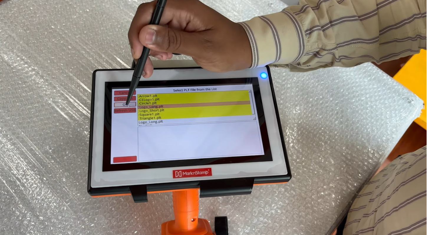 Màn hình cảm ứng của máy khắc cầm tay MNSB-TC