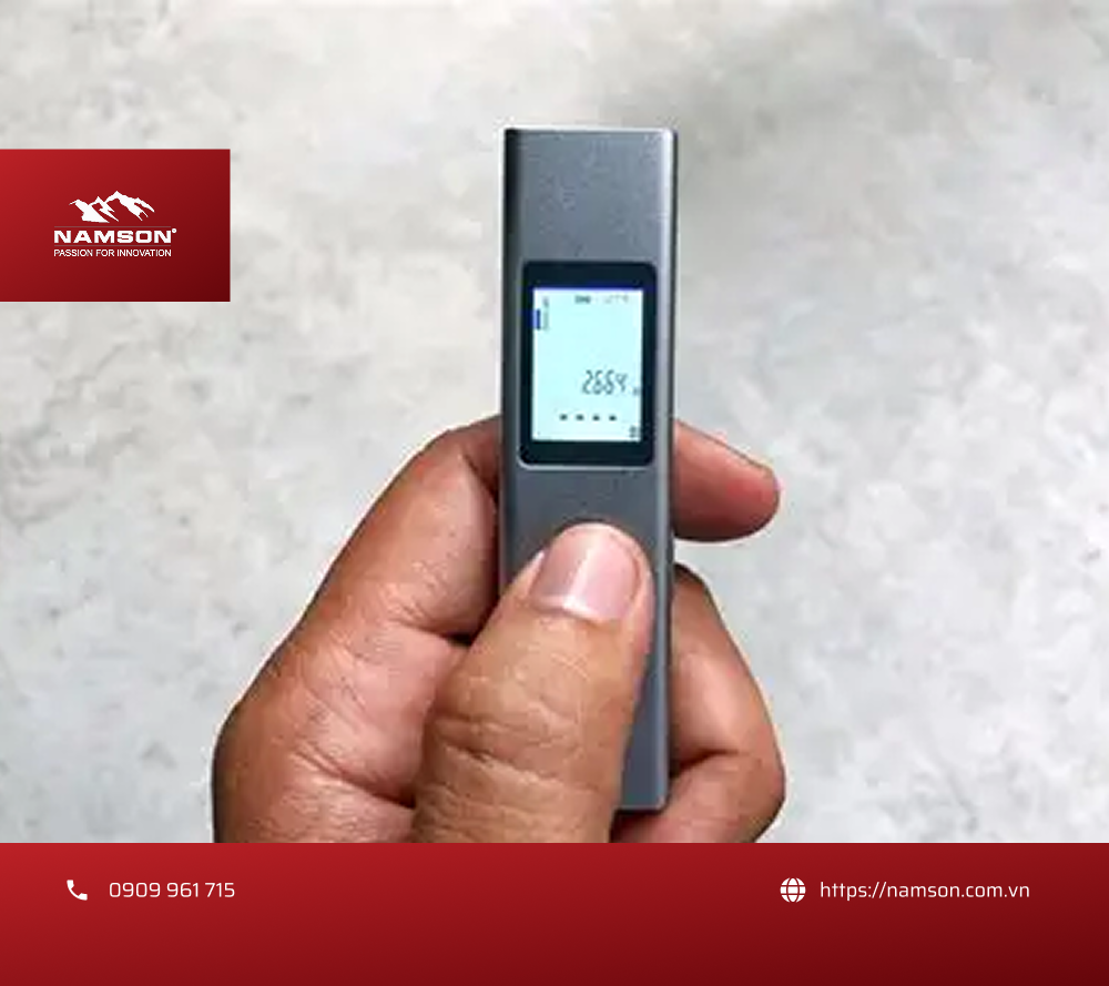 Một người có thể dễ dàng đo được những khoảng cách lớn với máy laser đo khoảng cách